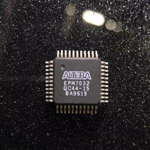 EPM7032QC44-15